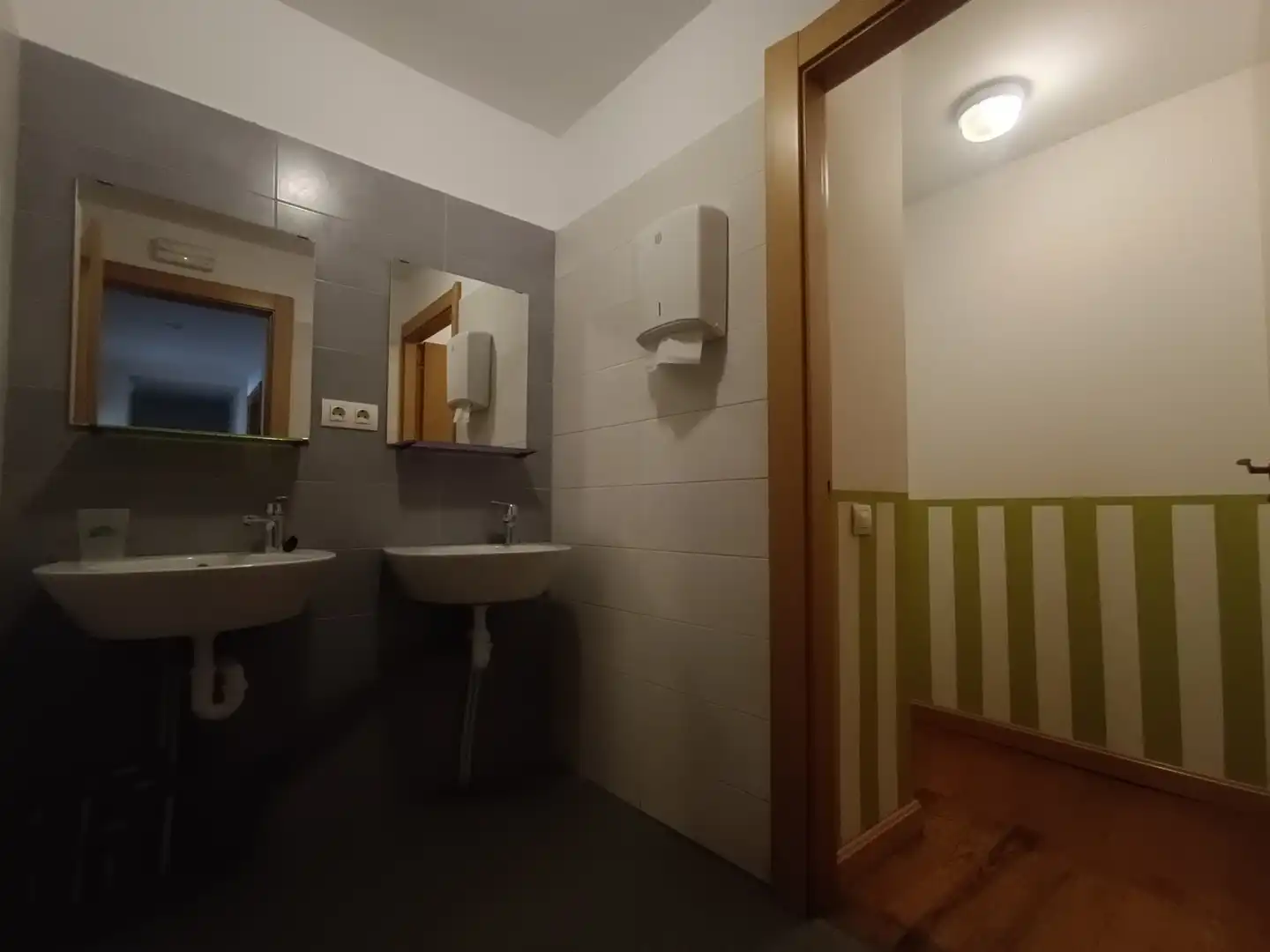 Bathroom of Flat for share in  Pamplona / Iruña  with Furnished