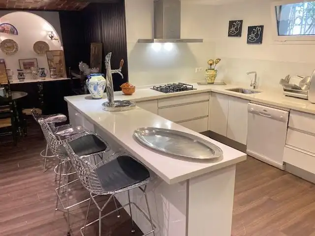 Cuina de Casa o xalet en venda en Roquetas de Mar amb Aire condicionat, Calefacció i Jardí privat