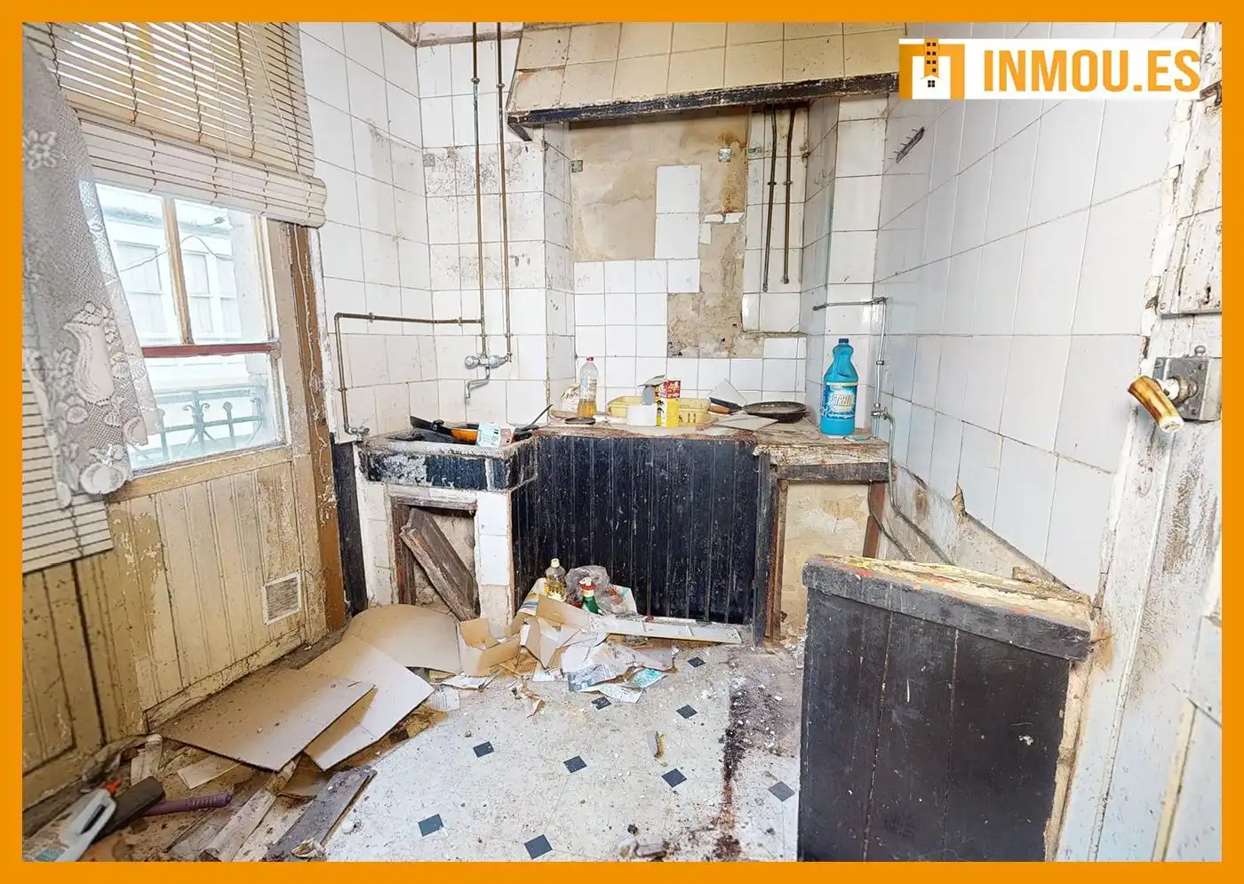 Küche von Einfamilien-Reihenhaus zum Verkauf in Celanova mit Klimaanlage, Terrasse und Balkon
