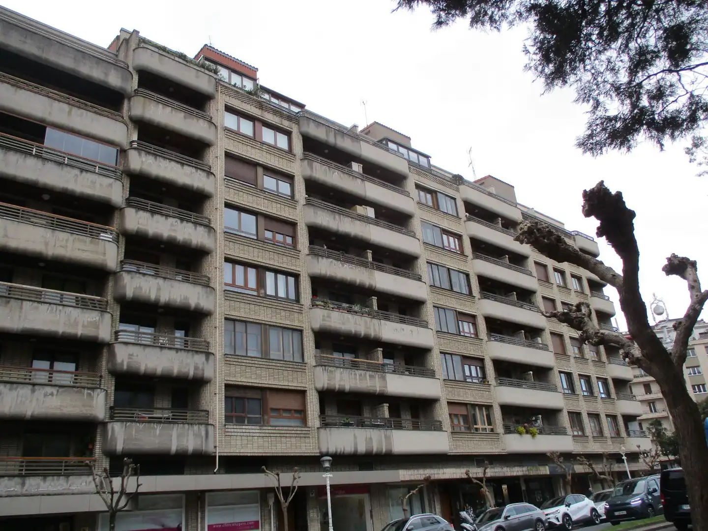 Vista exterior de Pis en venda en Donostia - San Sebastián  amb Calefacció, Terrassa i Traster