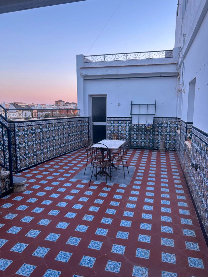 Terrassa de Pis de lloguer en Dos Hermanas amb Aire condicionat, Moblat i Rentadora