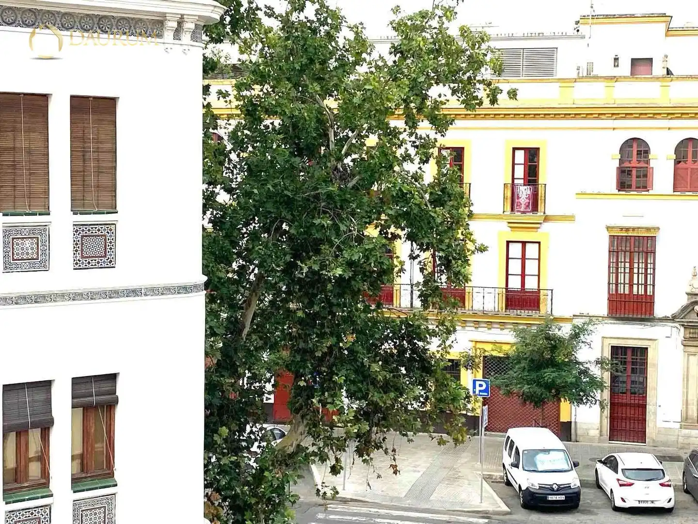 Außenansicht von Dachboden zum Verkauf in Sevilla mit Klimaanlage und Terrasse