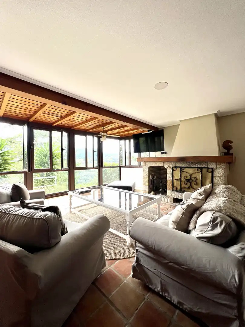 Sala de estar de Casa o chalet en venta en Piloña con Calefacción y Jardín privado