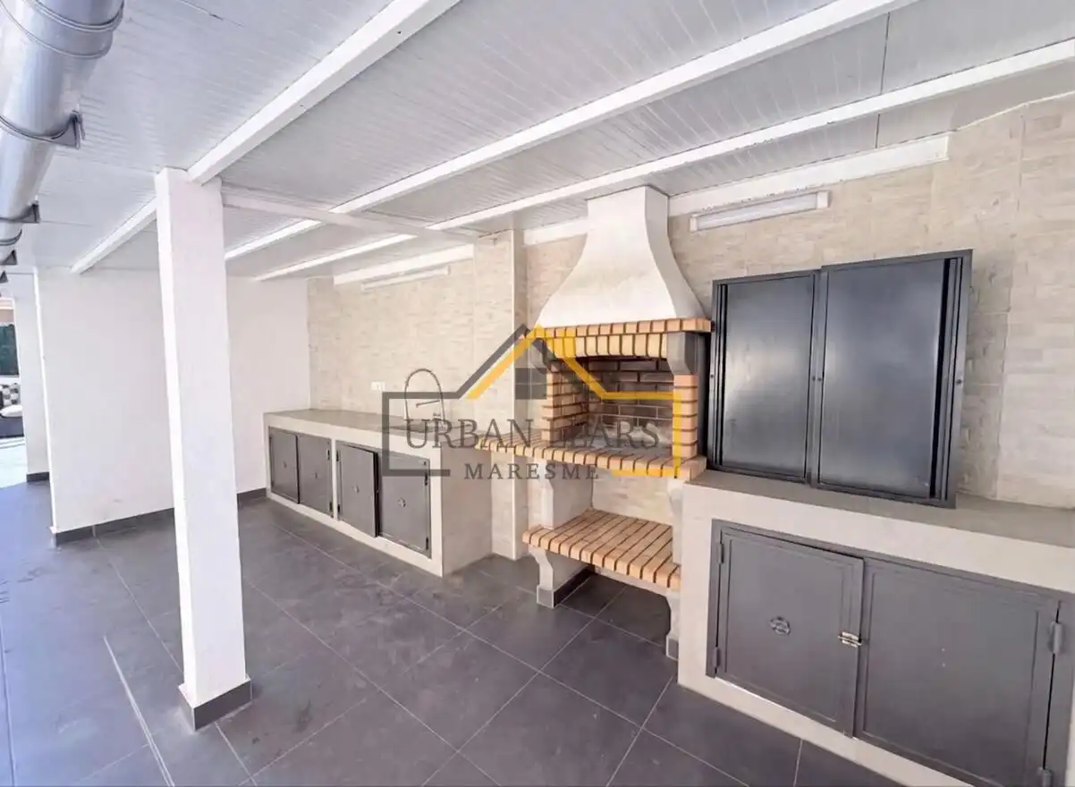 Casa con terraza en venta en Centre - Nucli Antic, imagen 5