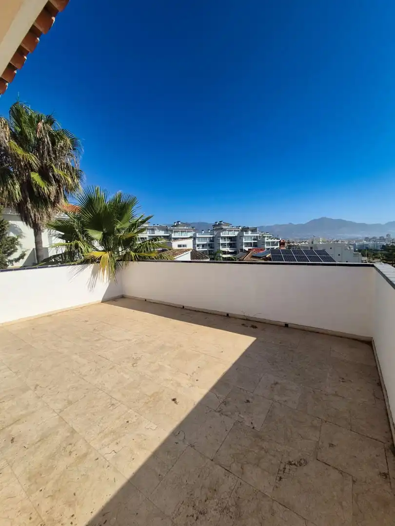Terrace of Houses for sale in Fuengirola  with Air Conditioner, Heating and Private garden