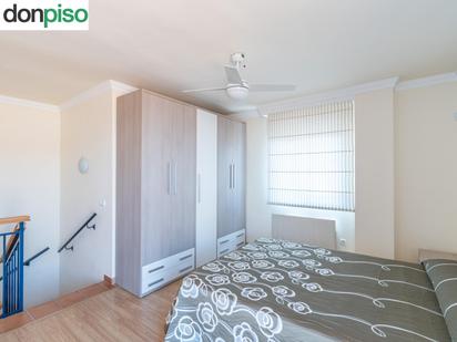 Bedroom of Duplex for sale in Churriana de la Vega  with Heating, Terrace and Storage room