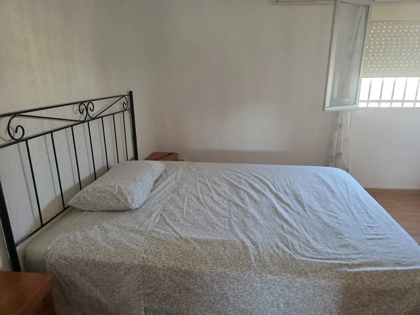 Schlafzimmer von Wohnung zum Verkauf in Sevilla mit Klimaanlage, Heizung und Ofen