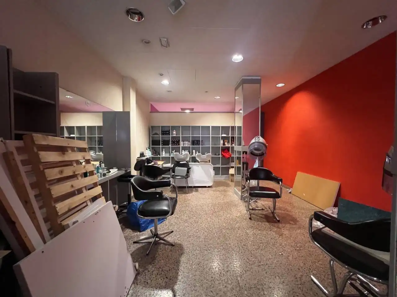 Commercial properties for sale in Manresa  with Air Conditioner