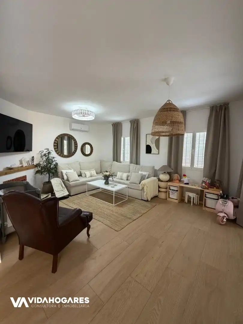 Sala d'estar de Casa o xalet en venda en Rota amb Aire condicionat, Terrassa i Piscina
