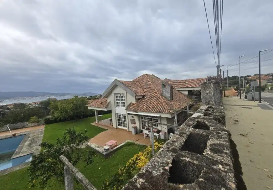 Maison avec piscine à vendre à Nigrán centro, imagen 3