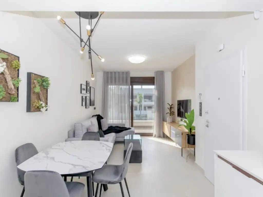 Sala d'estar de Casa o xalet en venda en Torrevieja amb Aire condicionat i Piscina