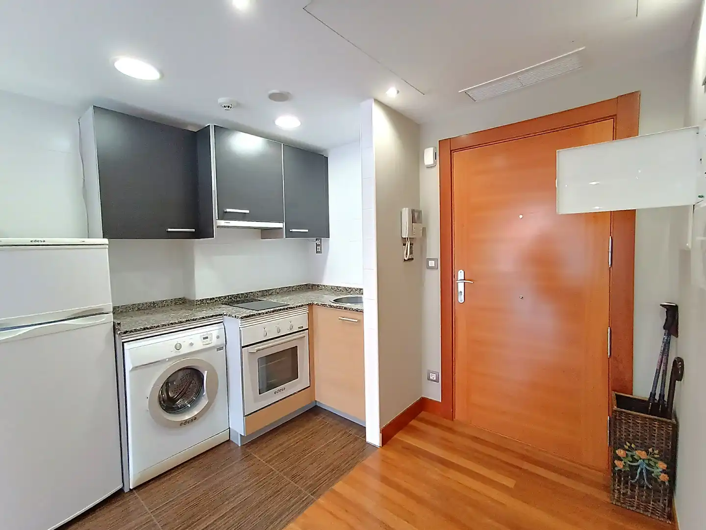 Cuina de Apartament en venda en Sopela amb Aire condicionat, Terrassa i Moblat