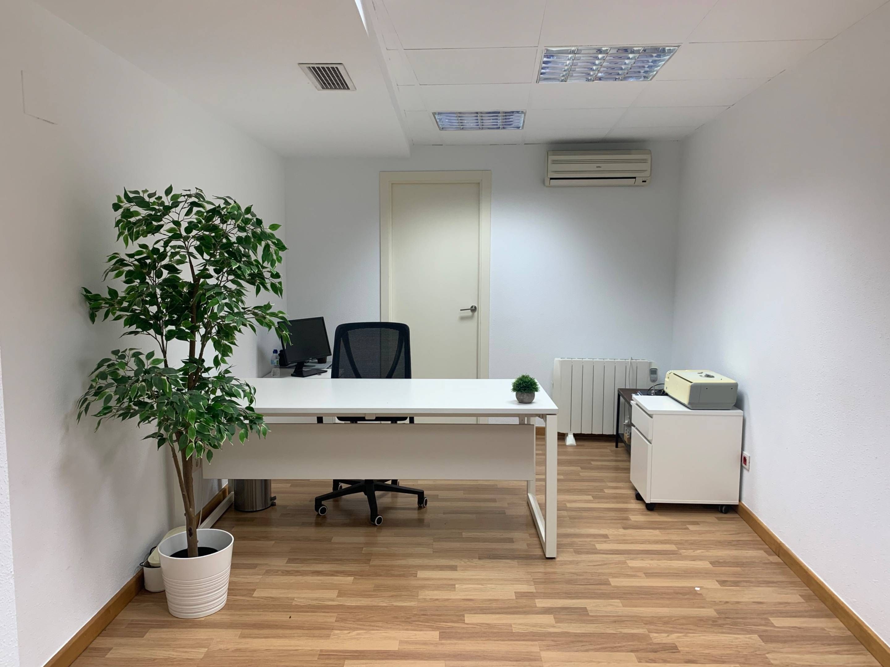 Oficina de lloguer en Elche / Elx amb Moblat