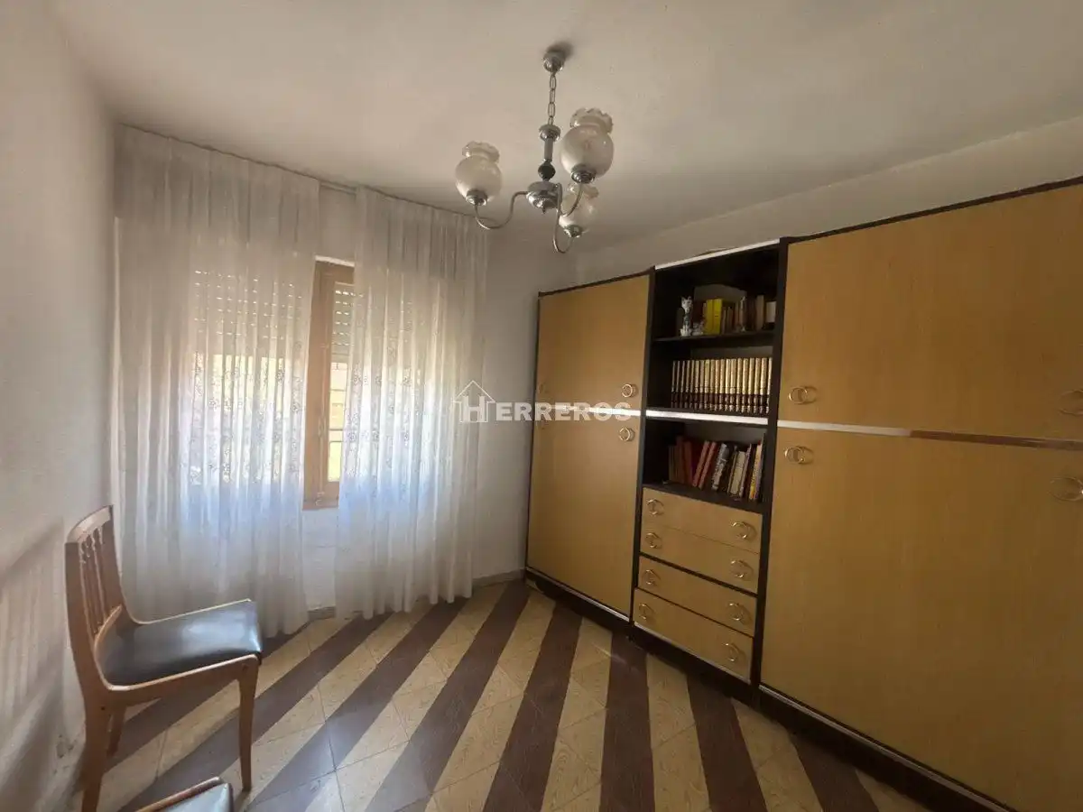 Dormitori de Casa adosada en venda en Alesanco amb Calefacció