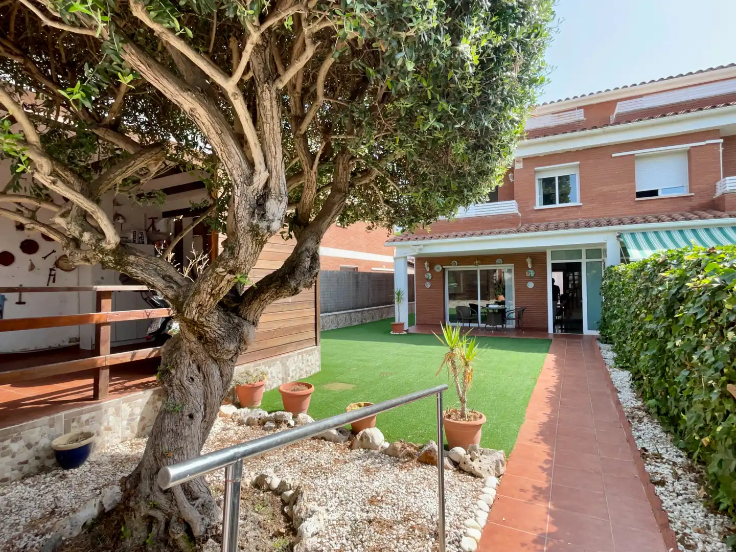 Garten von Einfamilien-Reihenhaus zum Verkauf in Sant Vicenç de Montalt mit Klimaanlage, Heizung und Privatgarten