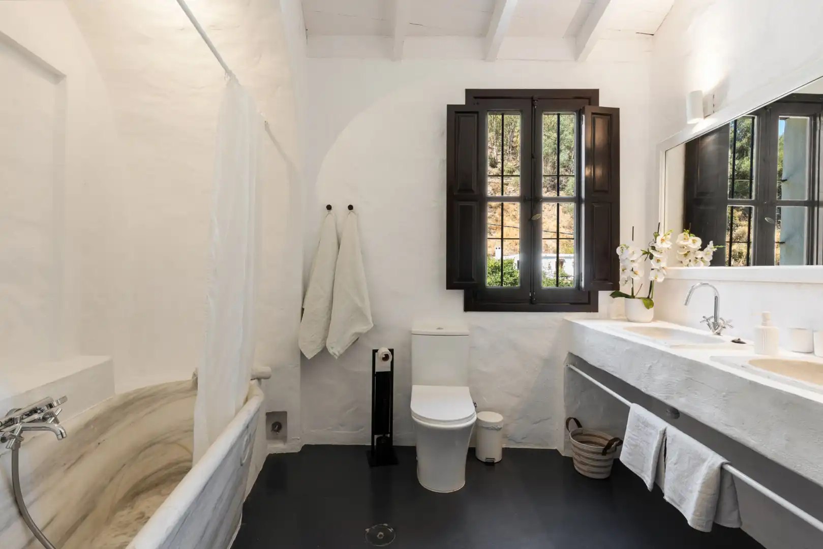 Badezimmer von Country house zum Verkauf in Estepona mit Klimaanlage, Privatgarten und Terrasse