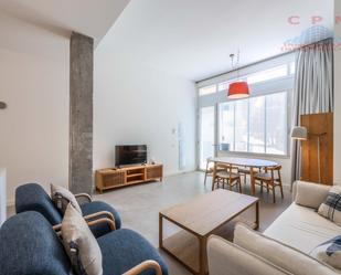 Sala d'estar de Loft de lloguer en  Madrid Capital amb Aire condicionat i Terrassa