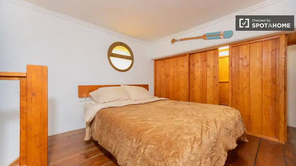 Bedroom of Flat for rent in Valencia  with Air Conditioner, Heating and Furnished
