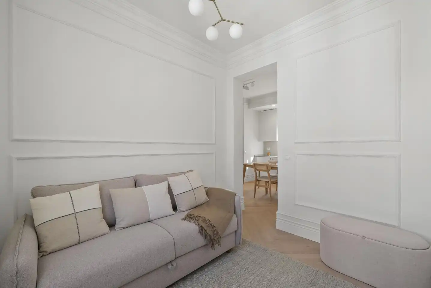Living room of Flat for sale in Madrid  with Air Conditioner, Heating and Furnished