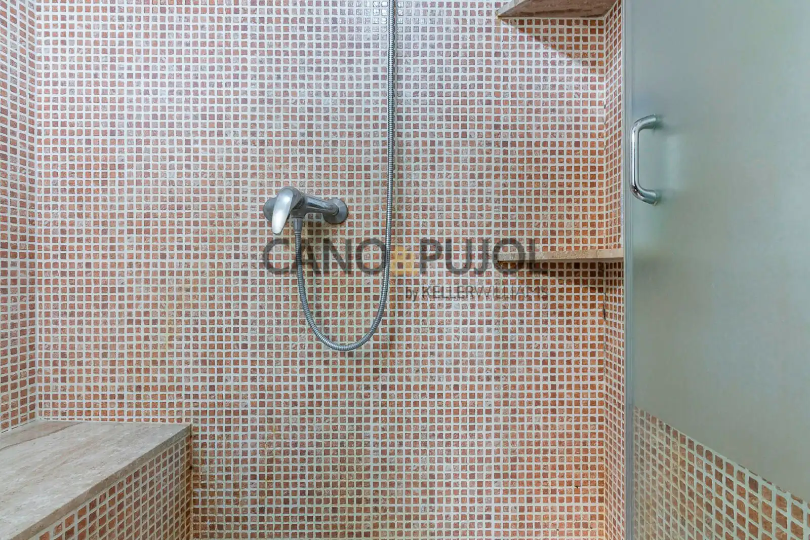 Bathroom of Buildings for sale in Rubí