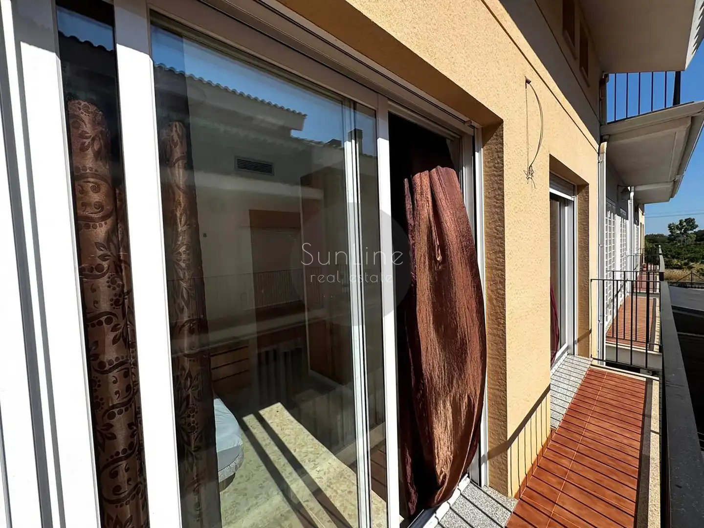 Terrasse von Einfamilien-Reihenhaus zur Miete in Moncada mit Klimaanlage, Privatgarten und Terrasse