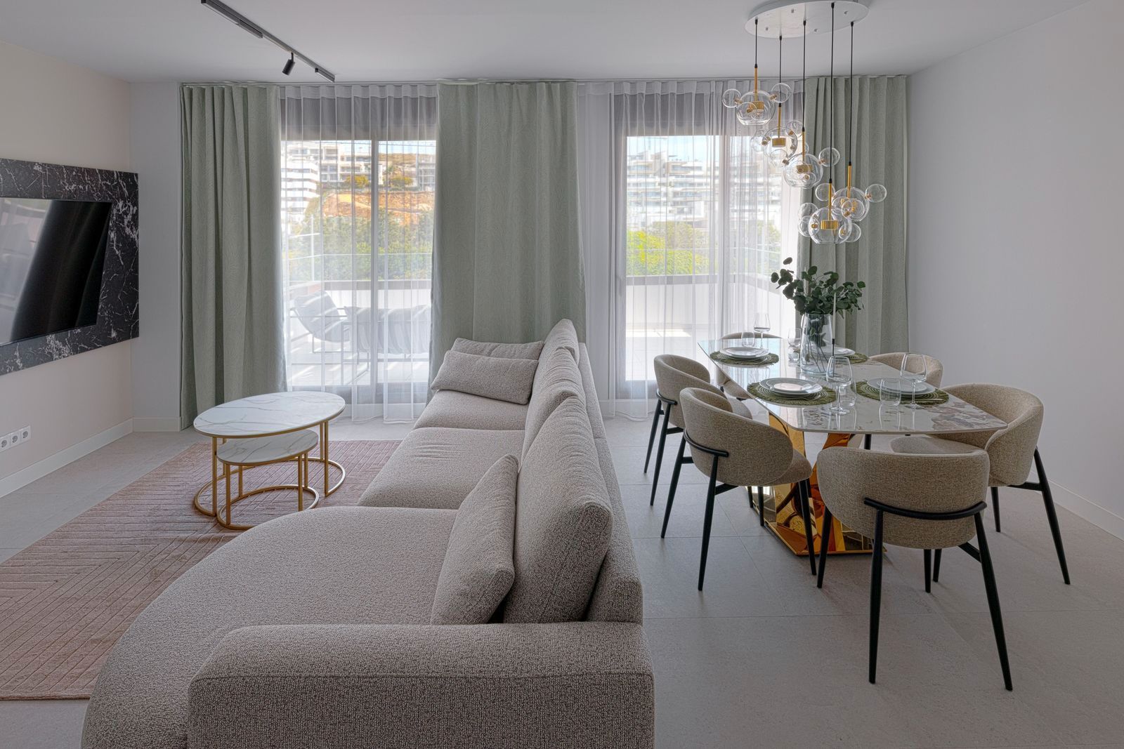 Living room of Flat to rent in Estepona  with Air Conditioner, Terrace and Furnished