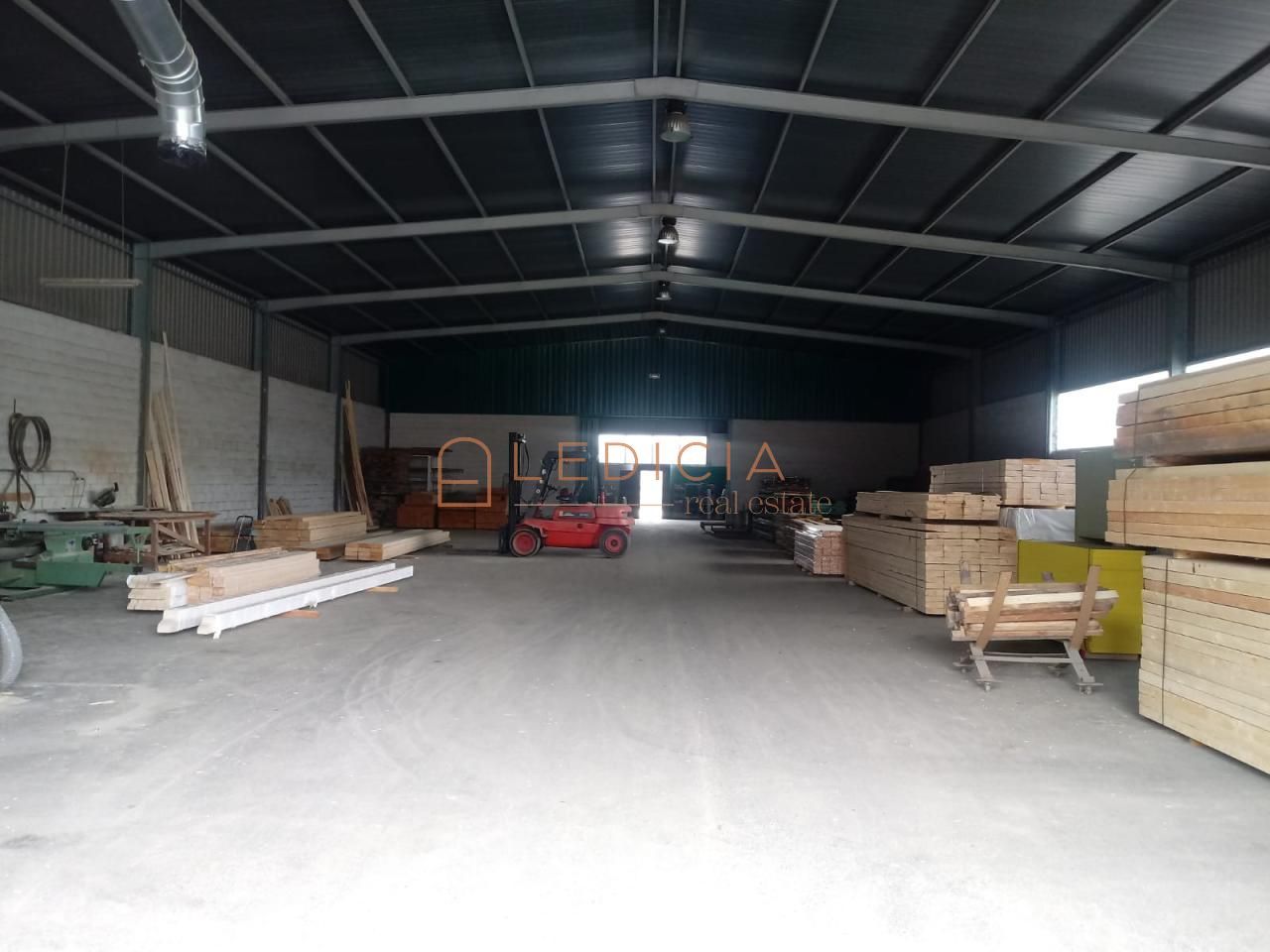 Nau industrial en venda en Allariz
