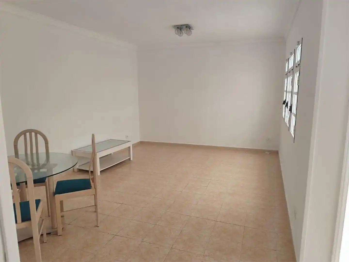 Wohnzimmer von Maisonette zum Verkauf in Telde mit Abstellraum, Ofen und Balkon