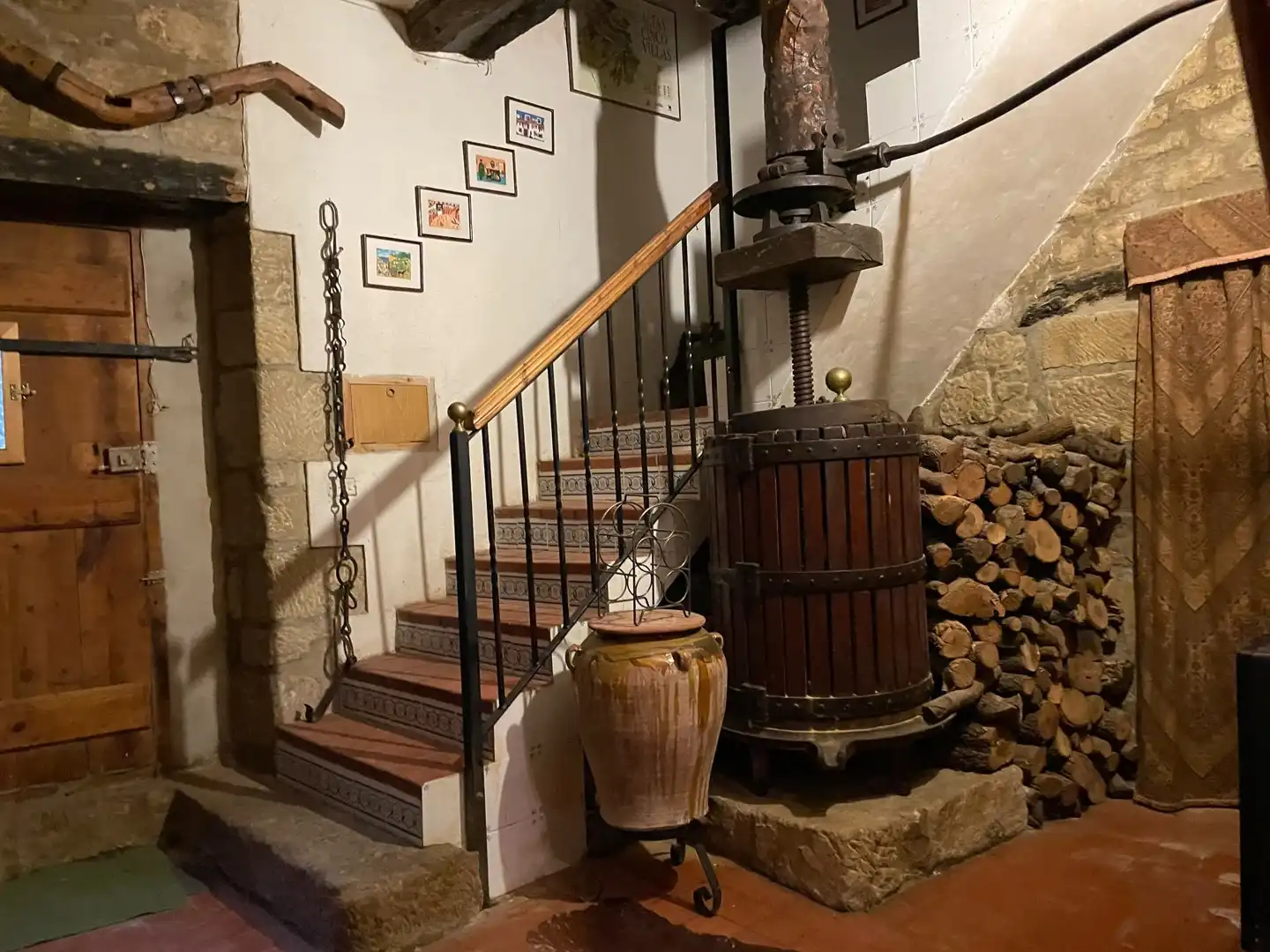 Casa adosada en venta en Uncastillo con Terraza, Trastero y Amueblado