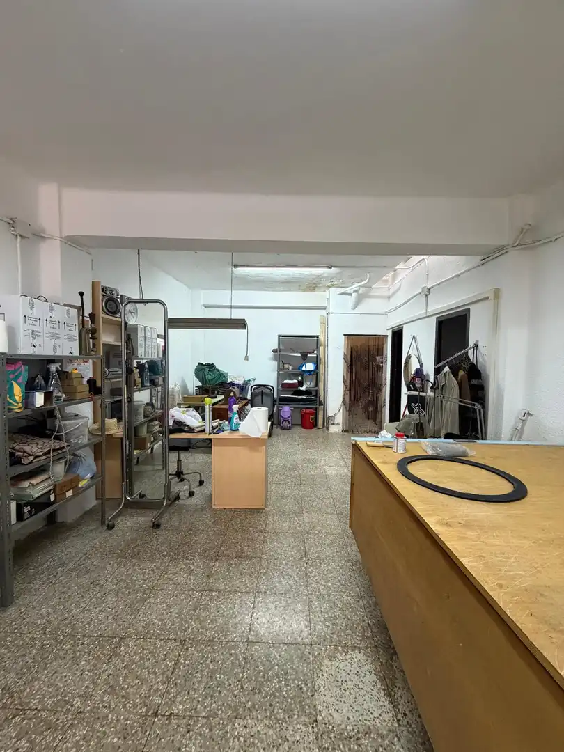Local comercial en venda a Carrer de les Arts i dels Oficis, imagen 3