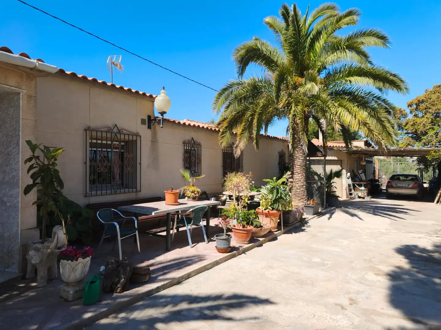 Exterior view of Houses for sale in San Vicente del Raspeig / Sant Vicent del Raspeig  with Air Conditioner, Private garden and Swimming Pool
