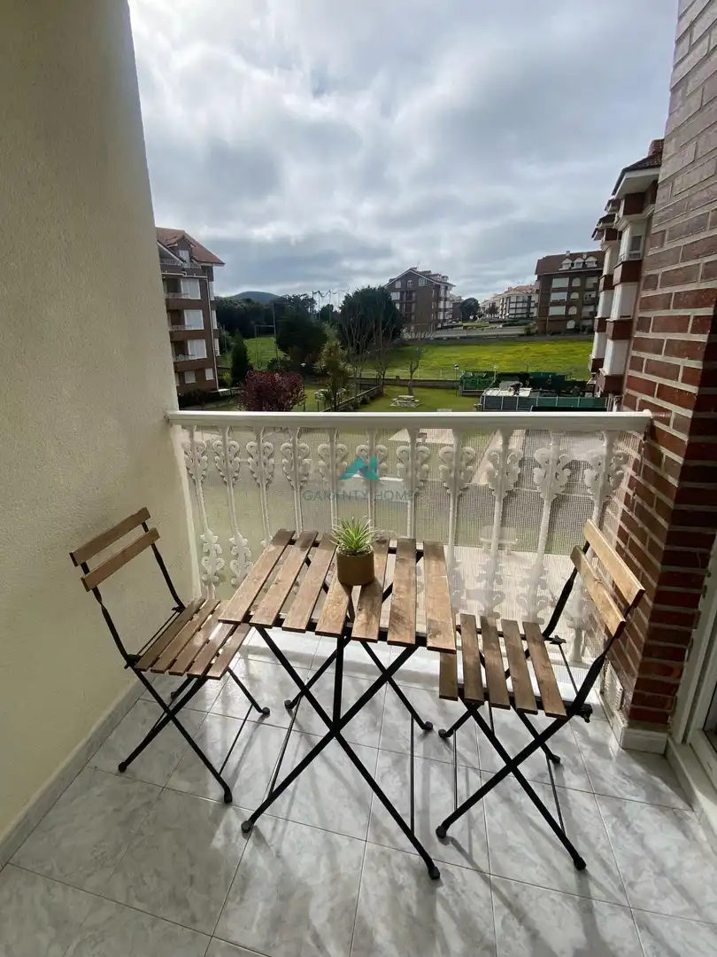 Terrassa de Pis de lloguer en Noja amb Jardí privat, Terrassa i Piscina comunitària