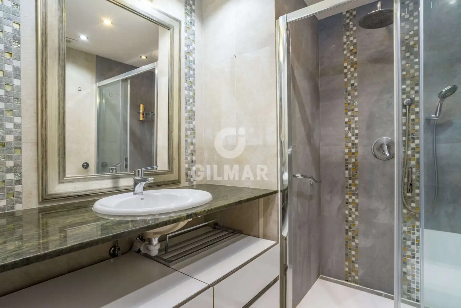 Baño de Planta baja en venta en Estepona con Calefacción, Jardín privado y Piscina