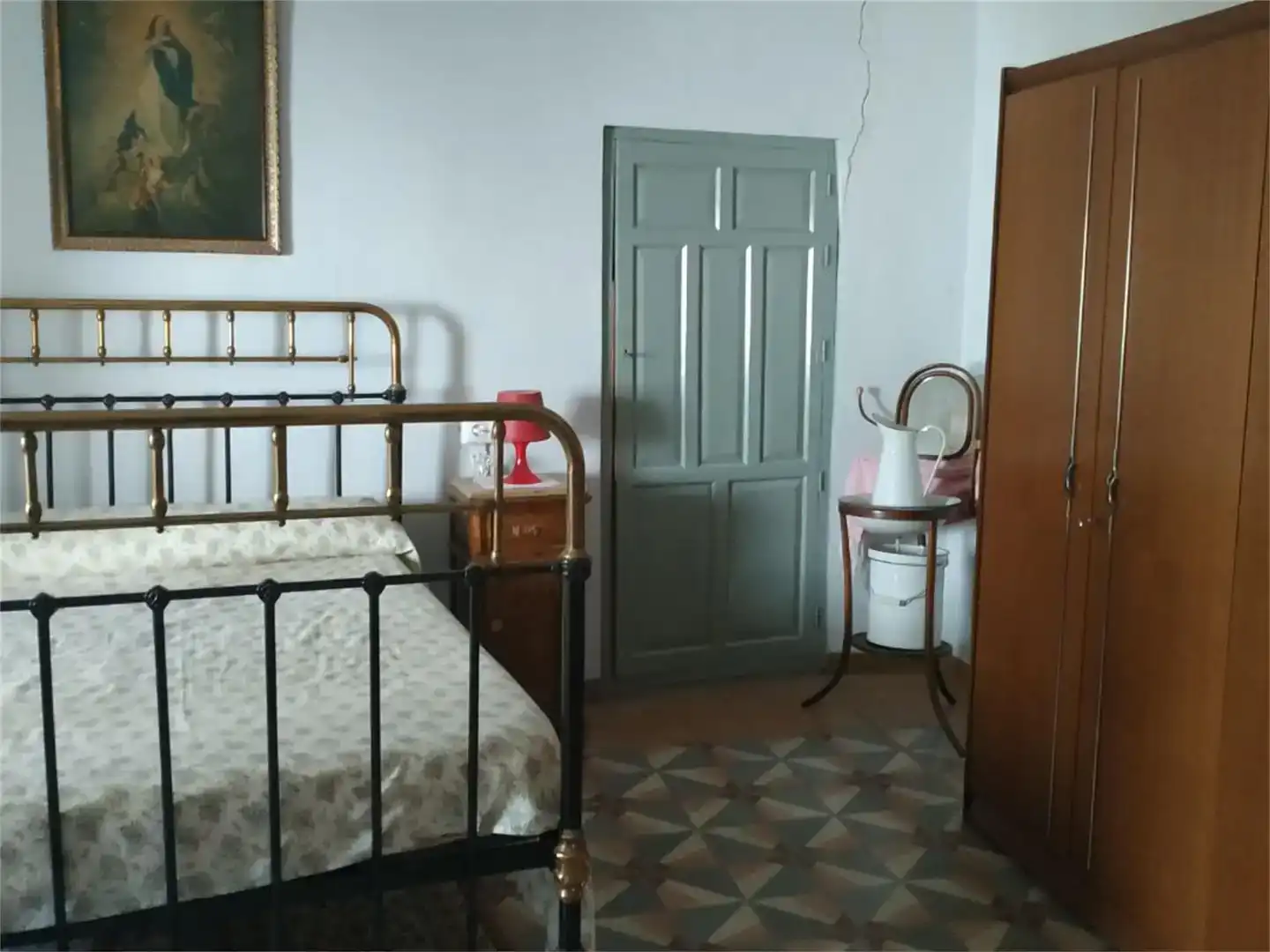 Dormitori de Casa adosada en venda en Galera amb Moblat i Balcó