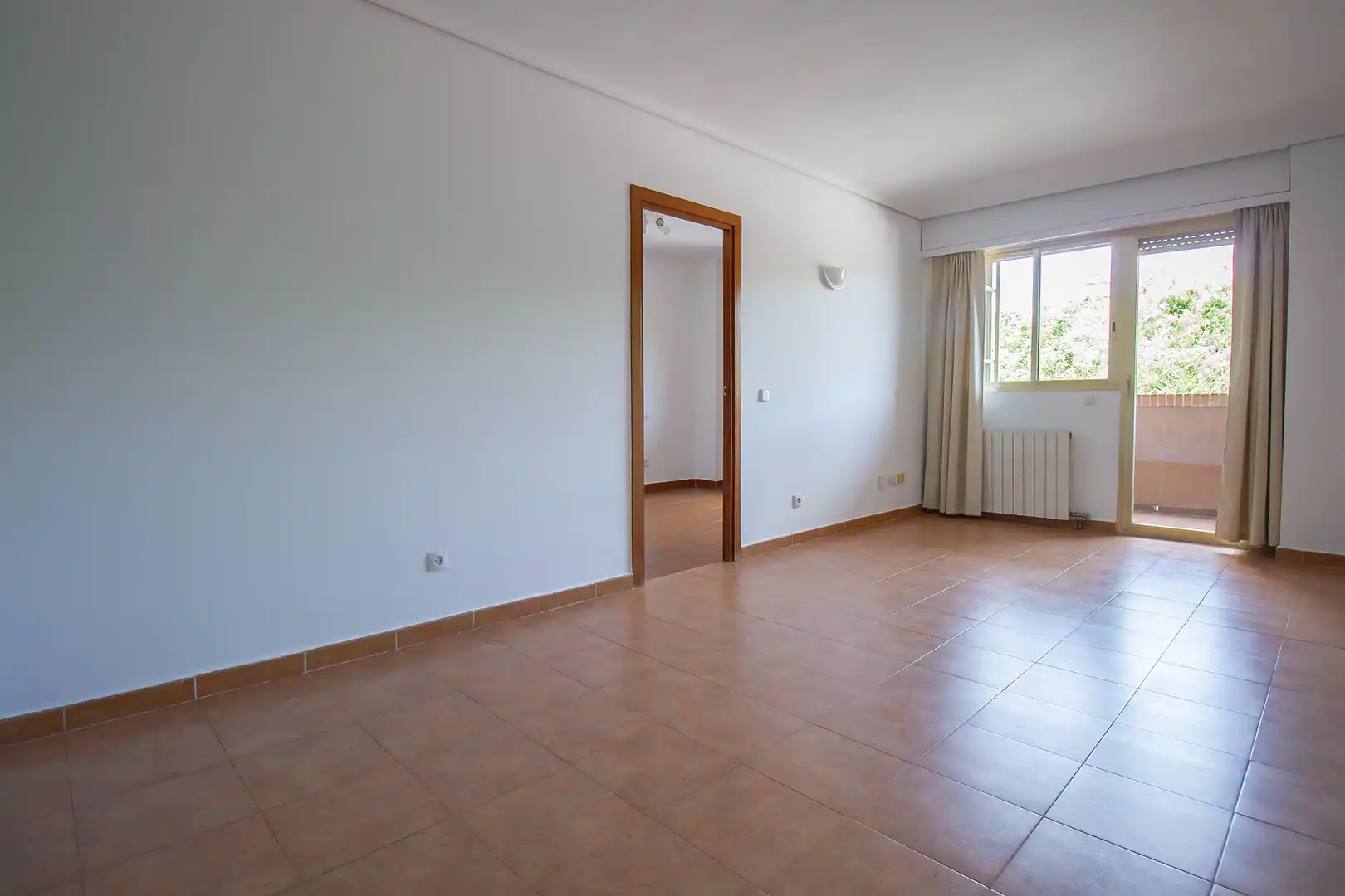 Habitación de Piso de alquiler en Madrid con Terraza, Se aceptan mascotas y Piscina comunitaria