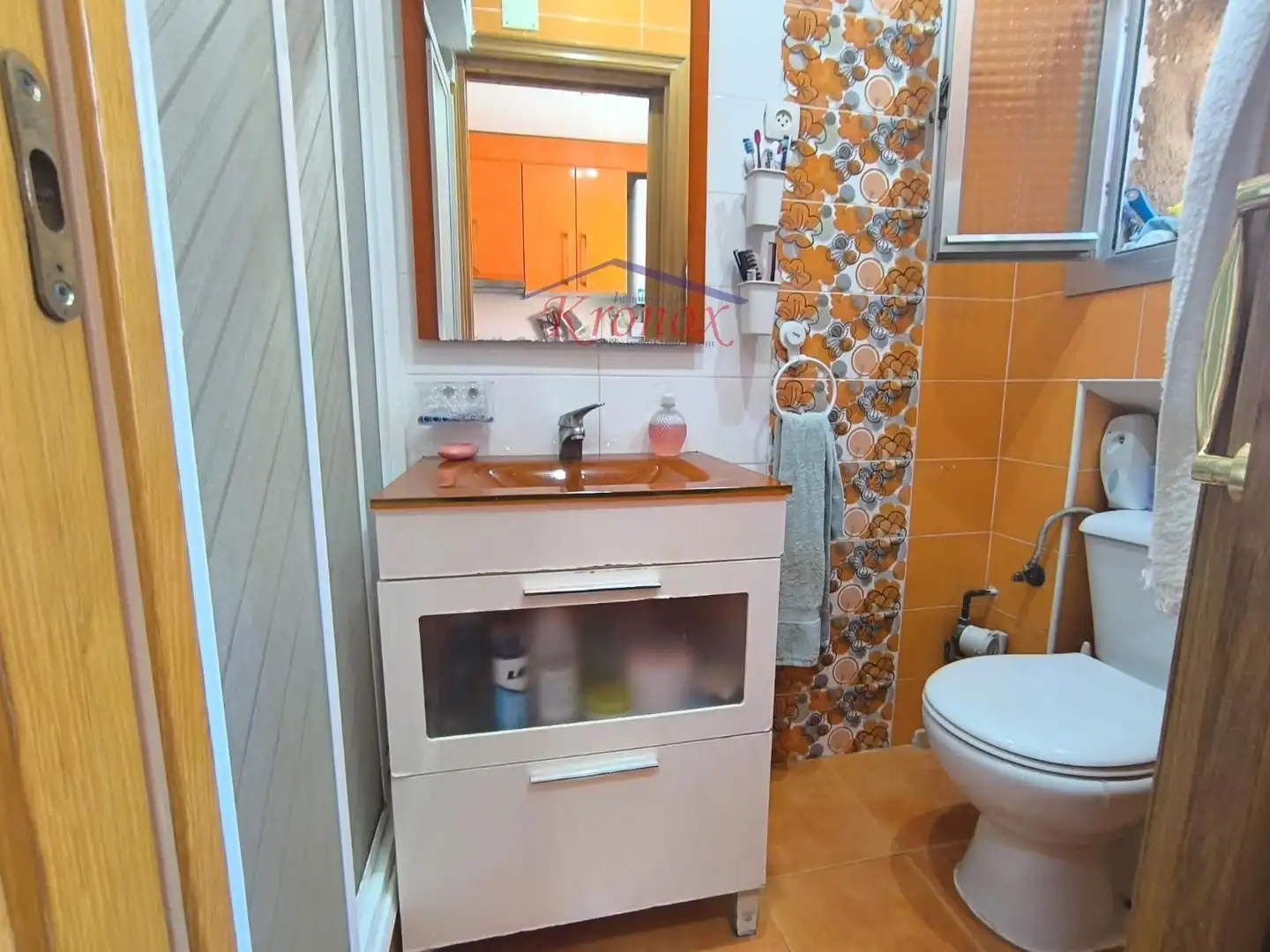 Badezimmer von Wohnung zum Verkauf in Madrid mit Klimaanlage, Heizung und Ofen