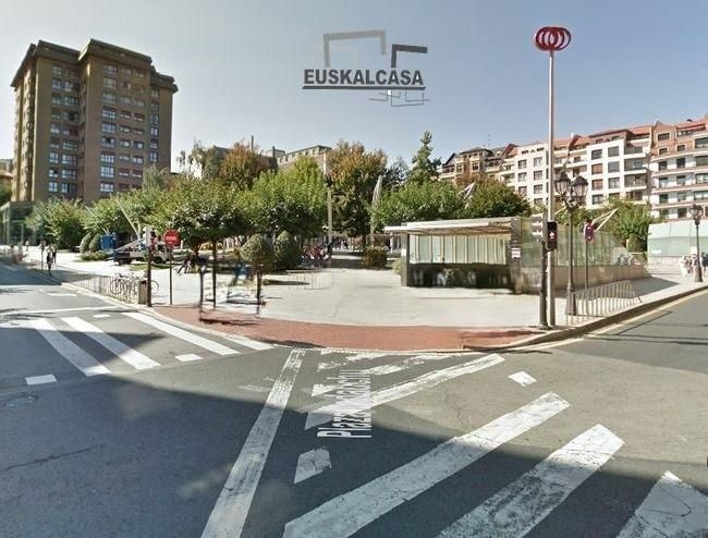 Vista exterior de Pis en venda en Bilbao  amb Calefacció i Terrassa