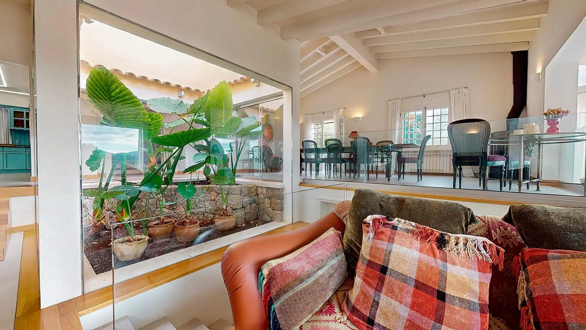 Sala de estar de Finca rústica de alquiler en  Palma de Mallorca con Aire acondicionado, Calefacción y Jardín privado