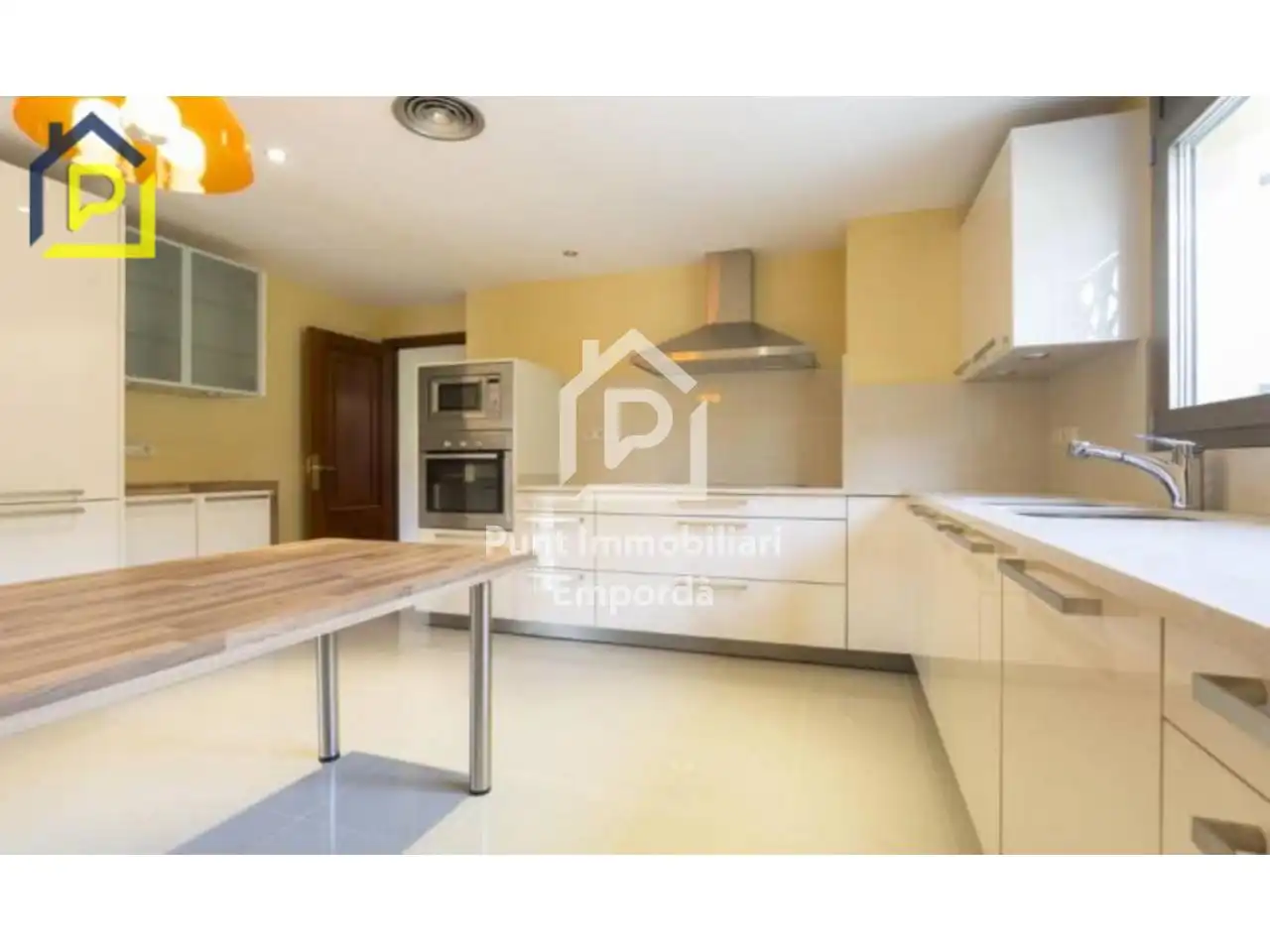 Cocina de Casa o chalet en venta en Sant Climent Sescebes con Calefacción, Jardín privado y Terraza