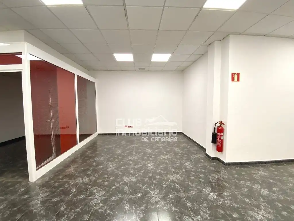 Commercial properties for rent in Santa Cruz de Tenerife  with Air Conditioner