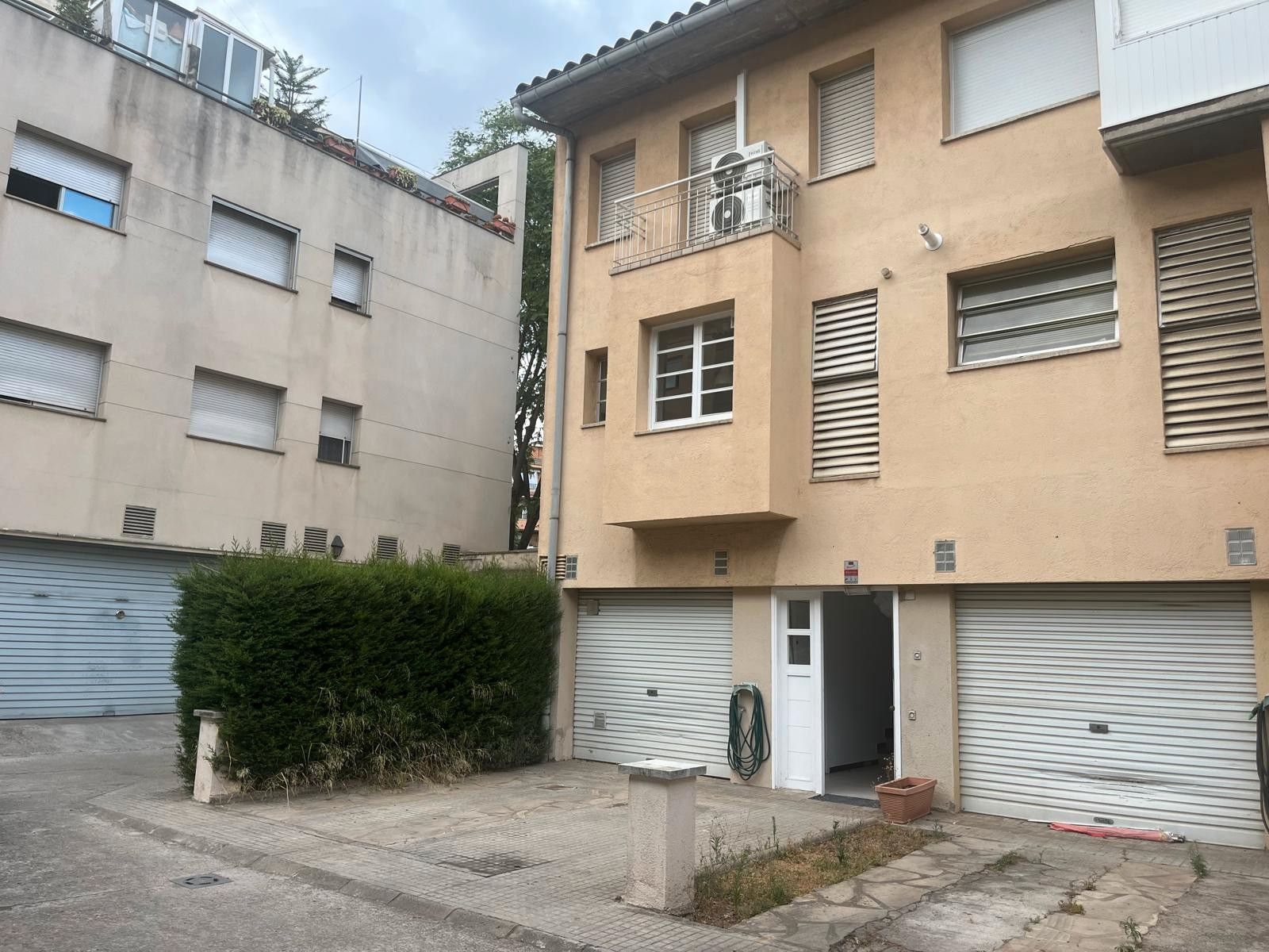 Exterior view of Single-family semi-detached to rent in Rubí  with Air Conditioner, Heating and Balcony