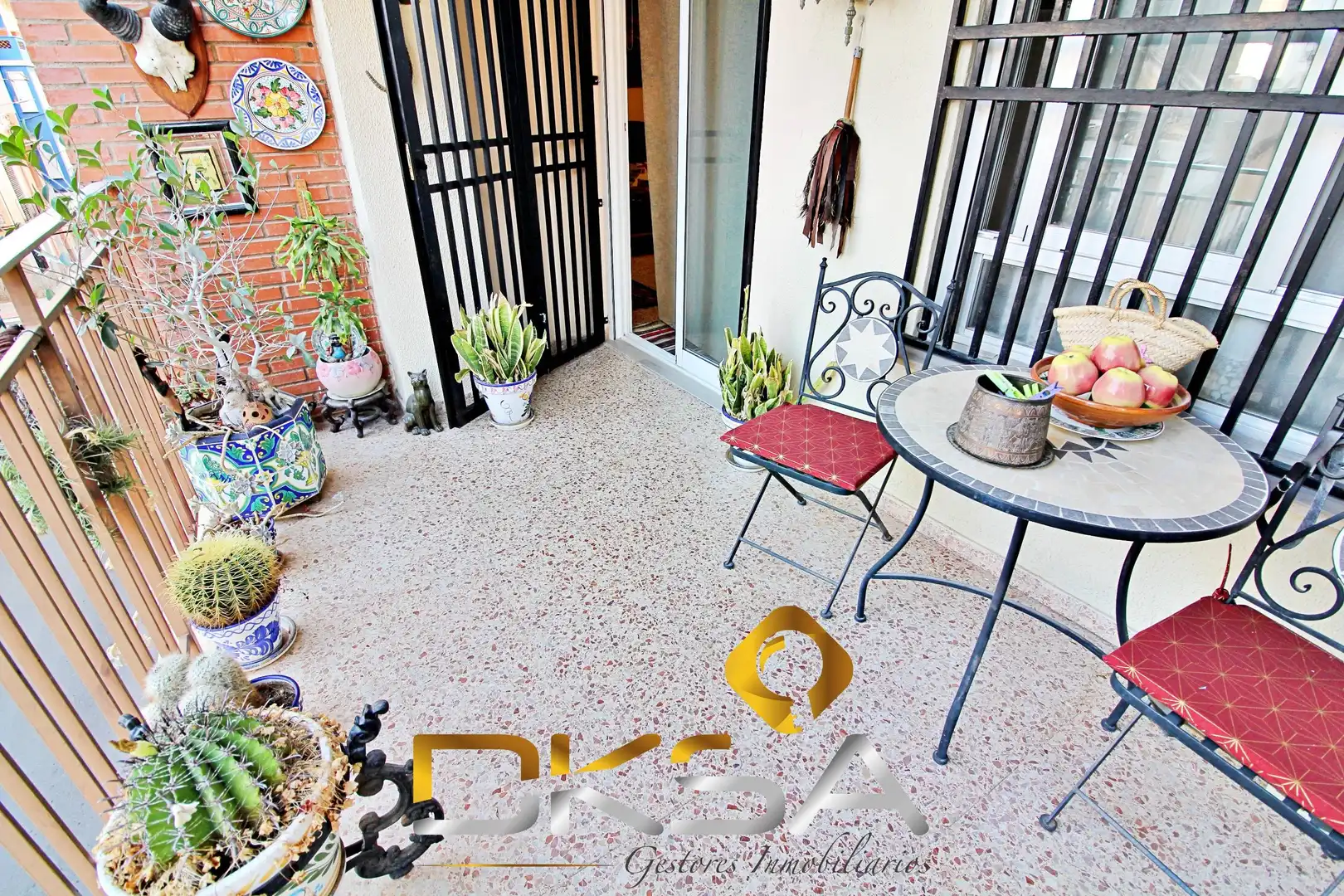 Terraza de Piso en venta en Castellón de la Plana / Castelló de la Plana con Terraza, Amueblado y Balcón