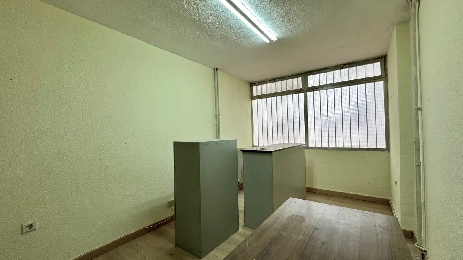 Büro zum Verkauf in Cáceres mit Klimaanlage und Heizung