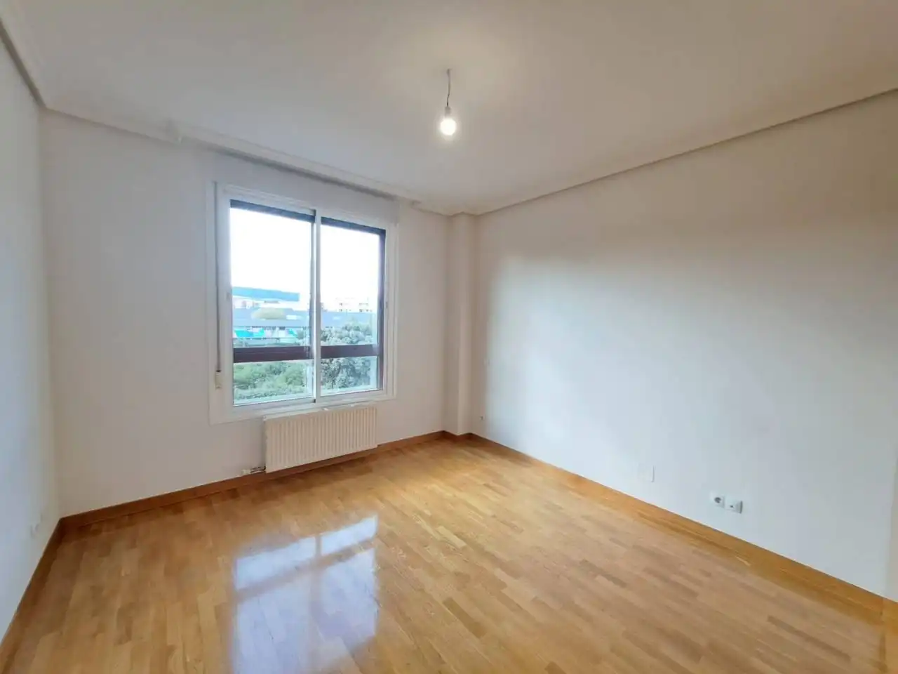Schlafzimmer von Wohnung zur Miete in Burgos mit Heizung, Parkett und Terrasse