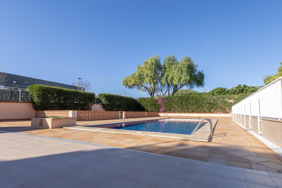 Piscina de Pis en venda en Eivissa amb Aire condicionat, Calefacció i Jardí privat