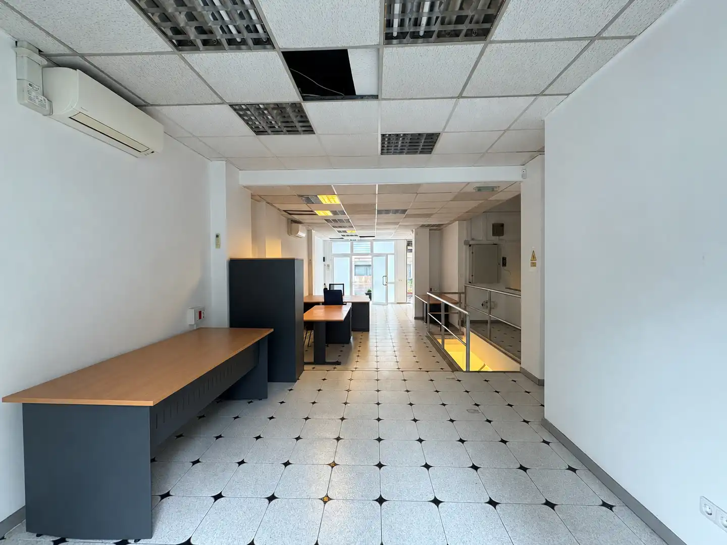 Local comercial en alquiler en Gran Via de Carles III, imagen 3