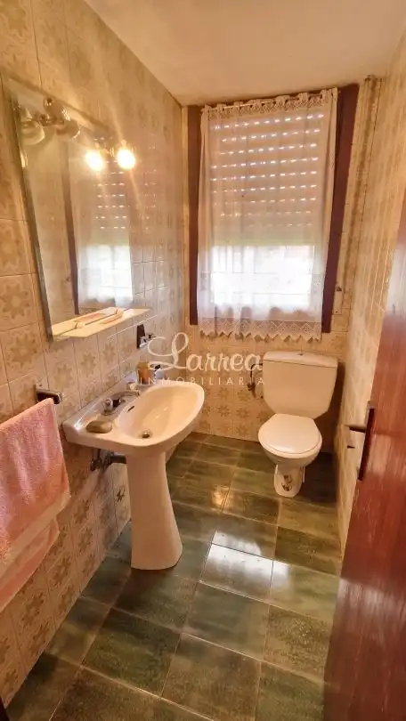 Bathroom of Flat for sale in Arantzazu  with Heating, Private garden and Storage room