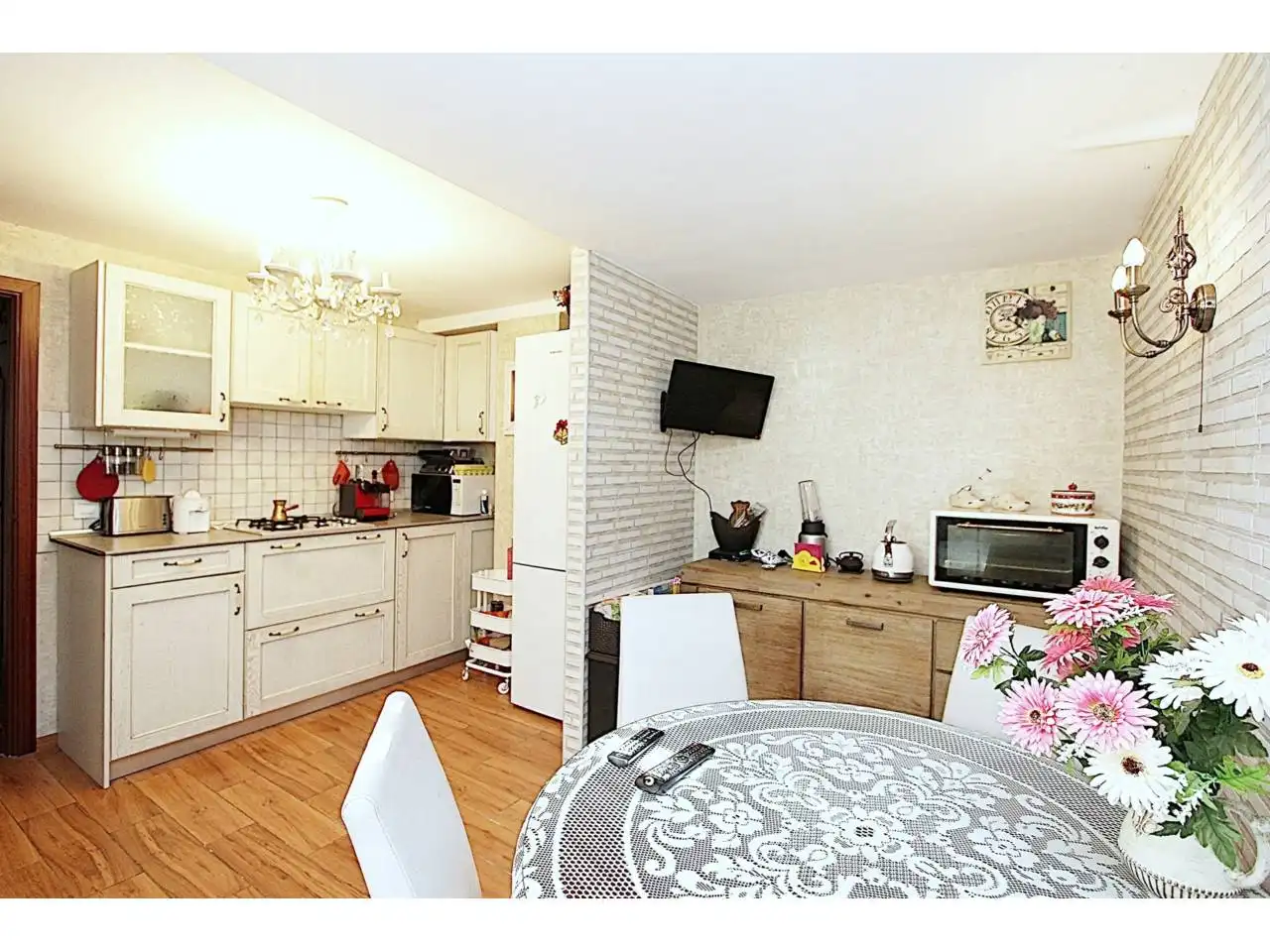 Casa con piscina en venta en Calle Maria Fortuni 1, imagen 3