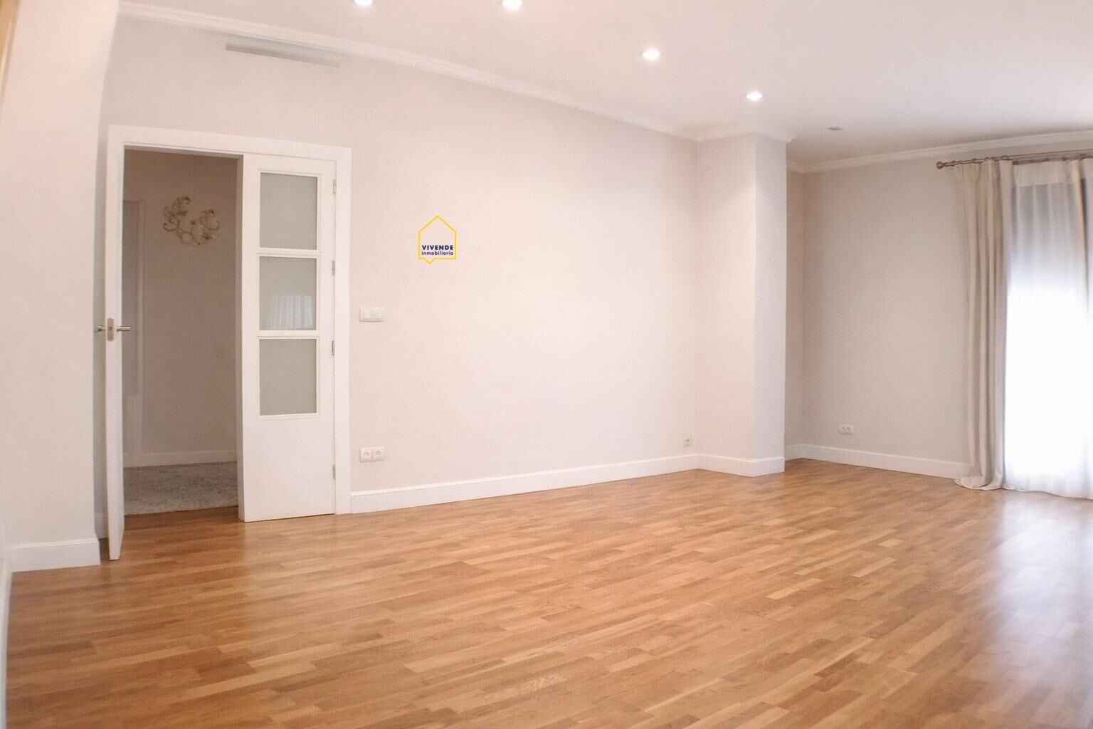 Flat for sale in Lorca  with Air Conditioner