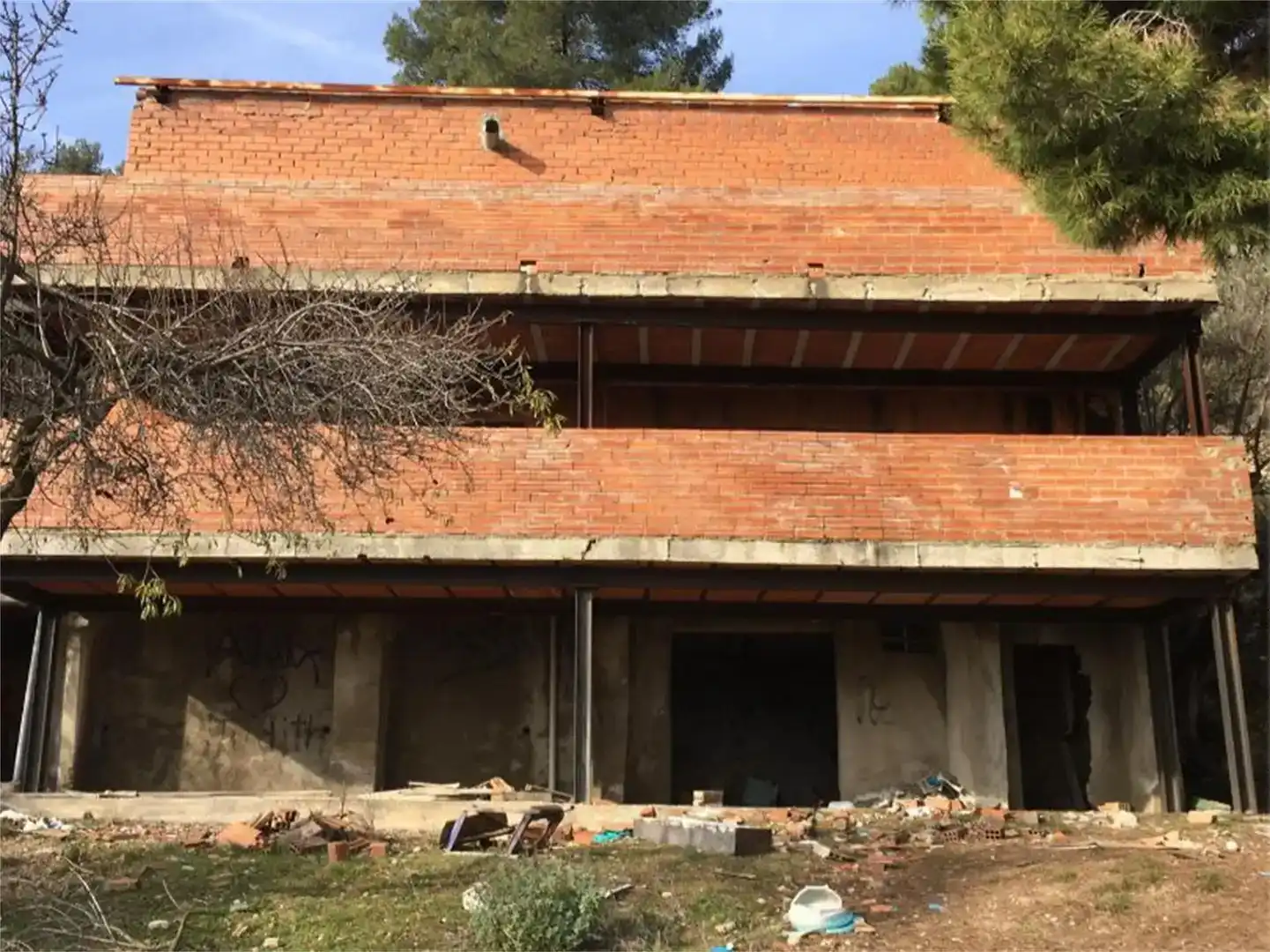 Vista exterior de Casa o xalet en venda en Olesa de Montserrat